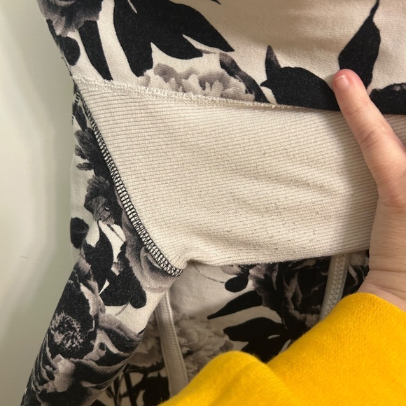 Lululemon Rare Floral Scuba Size 12 - Picture 8 of 9